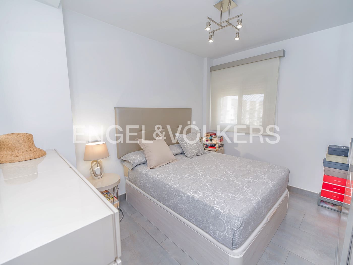 2 soveværelse Penthouse til salg i Alicante by med garage - € 385.000 (Ref: 9981325)