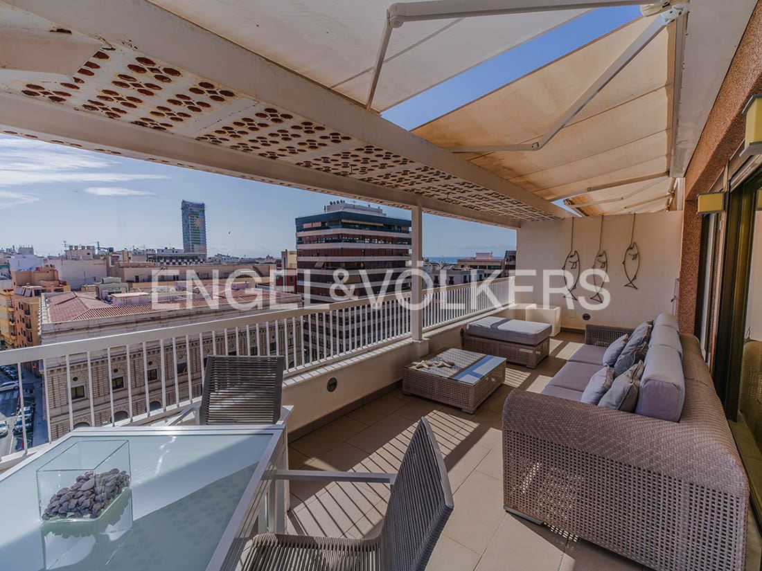 2 slaapkamer Penthouse te koop in Alicante stad - € 1.085.000 (Ref: 9981444)