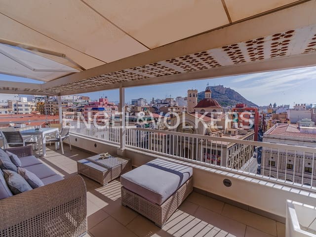 2 soverom Penthouse til salgs i Barrio del Centro, Alicante by - € 1 085 000 (Ref: 9981444)
