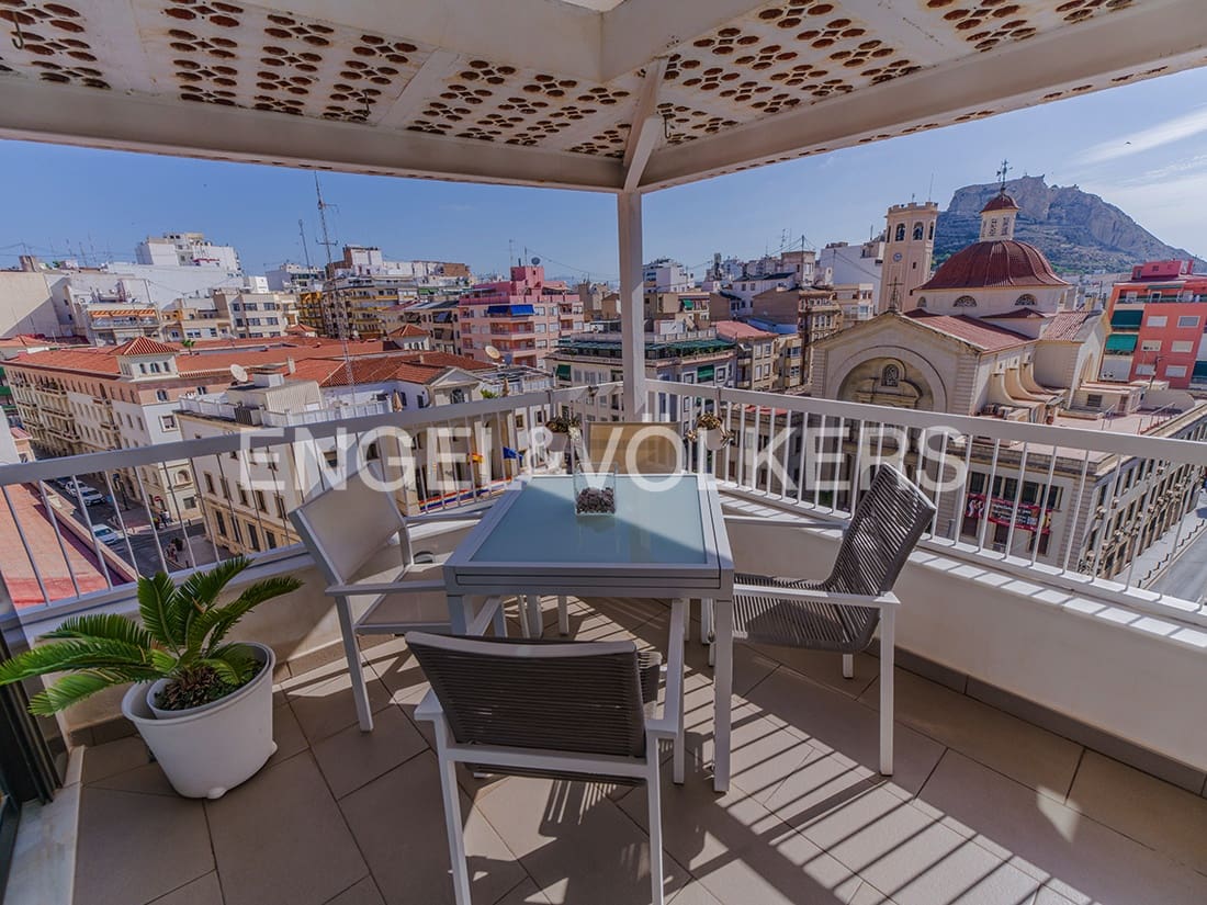 2 slaapkamer Penthouse te koop in Alicante stad - € 1.085.000 (Ref: 9981444)