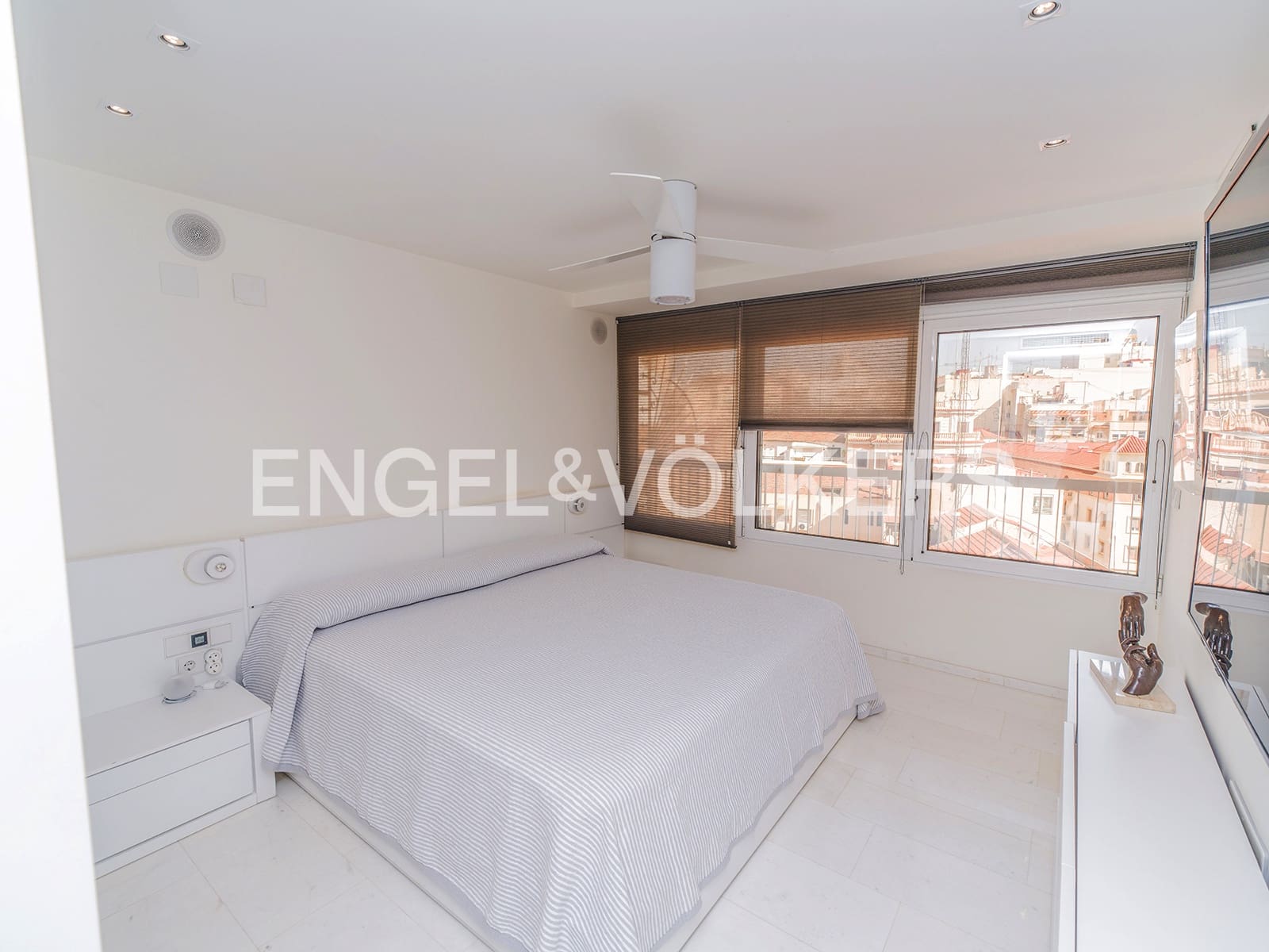 2 slaapkamer Penthouse te koop in Alicante stad - € 1.085.000 (Ref: 9981444)