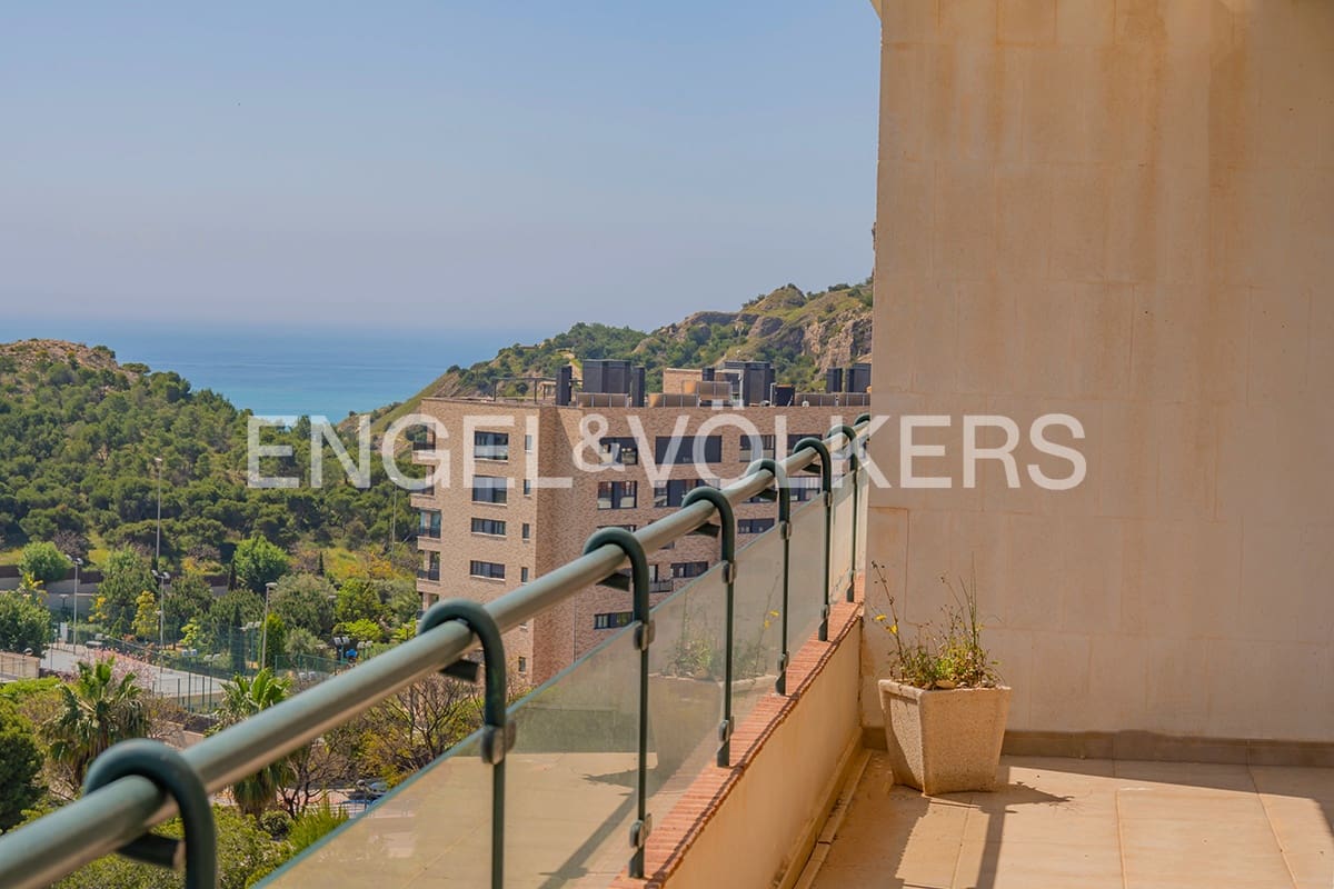 Penthouse til salgs i Alicante by - € 460 000 (Ref: 9983261)