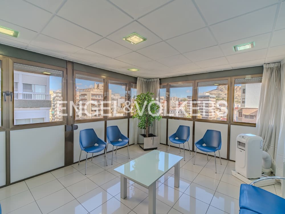 4 soveværelse Lejlighed til salg i Alicante by - € 750.000 (Ref: 9989813)