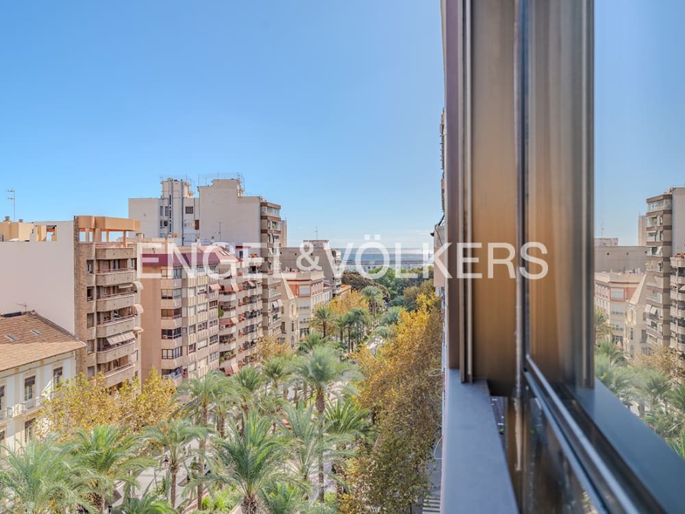 4 soveværelse Lejlighed til salg i Alicante by - € 750.000 (Ref: 9989813)