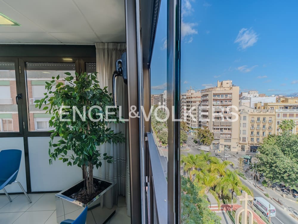 4 soveværelse Lejlighed til salg i Alicante by - € 750.000 (Ref: 9989813)