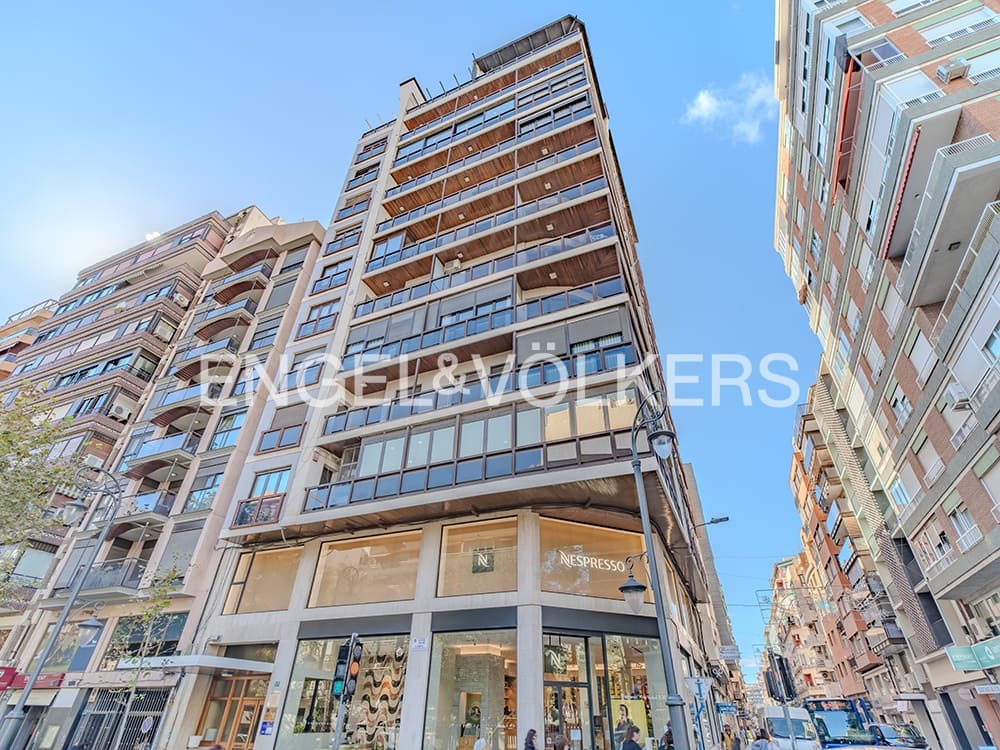 4 soveværelse Lejlighed til salg i Alicante by - € 750.000 (Ref: 9989813)