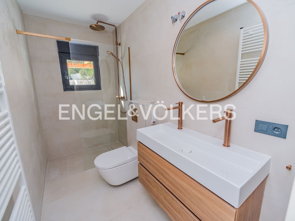 7 soverom Villa til salgs i Venta Lanuza med svømmebasseng garasje - € 1 290 000 (Ref: 9997562)