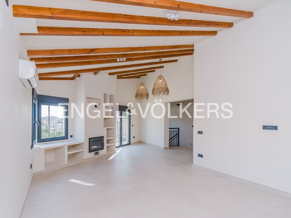 7 soverom Villa til salgs i Venta Lanuza med svømmebasseng garasje - € 1 290 000 (Ref: 9997562)