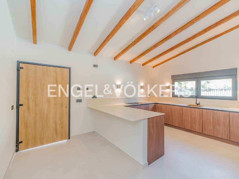 7 soverom Villa til salgs i Venta Lanuza med svømmebasseng garasje - € 1 290 000 (Ref: 9997562)