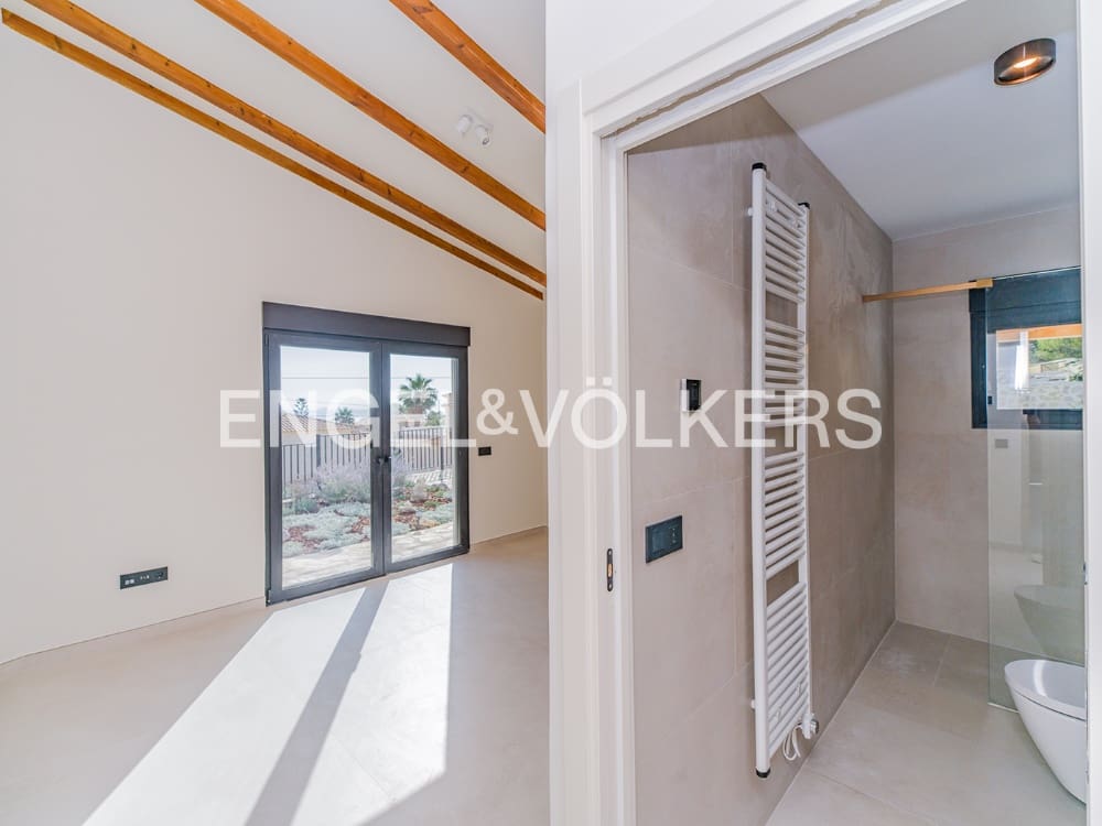 7 soverom Villa til salgs i Venta Lanuza med svømmebasseng garasje - € 1 290 000 (Ref: 9997562)