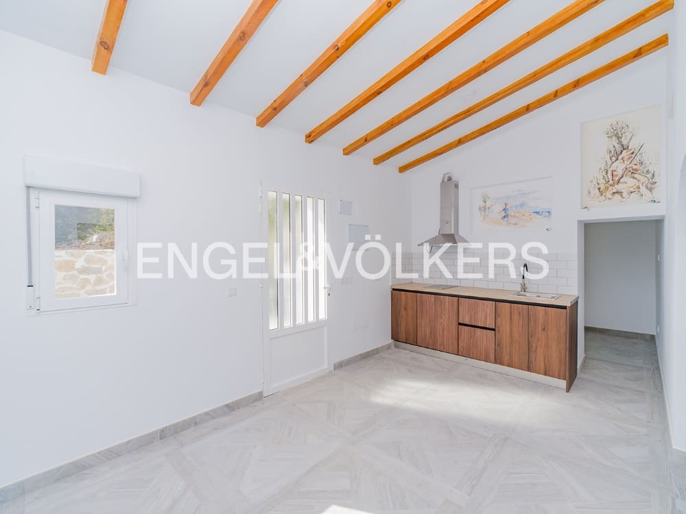 7 soverom Villa til salgs i Venta Lanuza med svømmebasseng garasje - € 1 290 000 (Ref: 9997562)