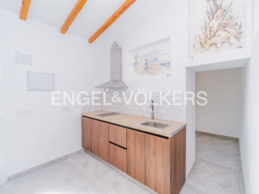 7 soverom Villa til salgs i Venta Lanuza med svømmebasseng garasje - € 1 290 000 (Ref: 9997562)