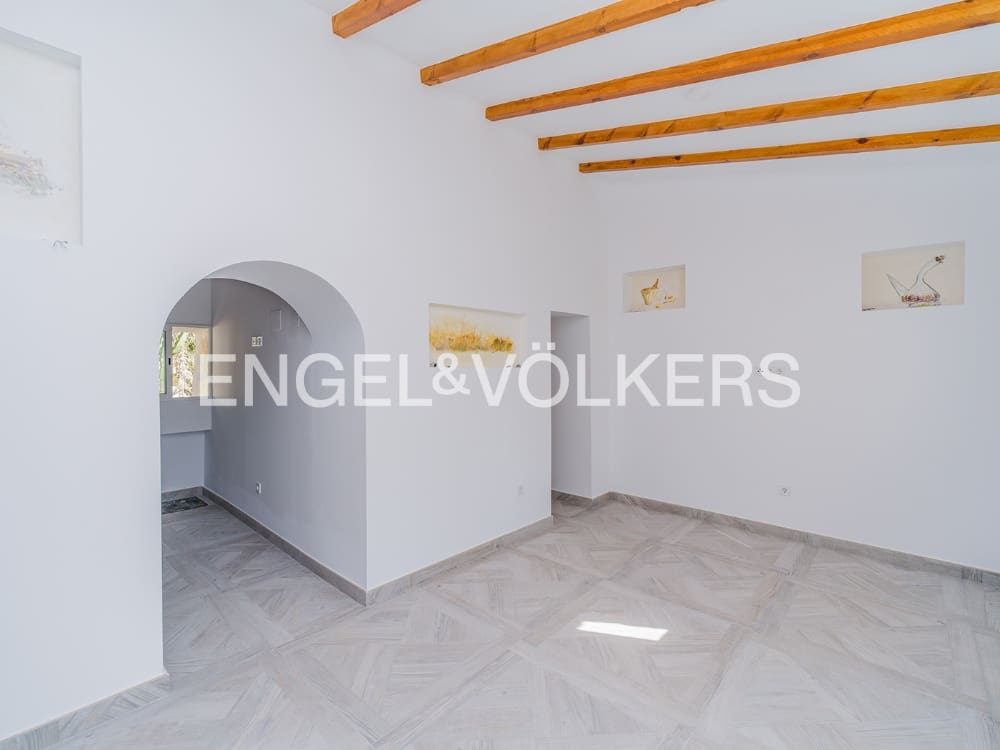 7 soverom Villa til salgs i Venta Lanuza med svømmebasseng garasje - € 1 290 000 (Ref: 9997562)
