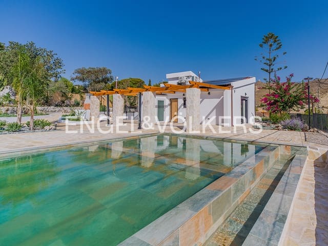 7 soverom Villa til salgs i Venta Lanuza, El Campello med svømmebasseng garasje - € 1 290 000 (Ref: 9997562)