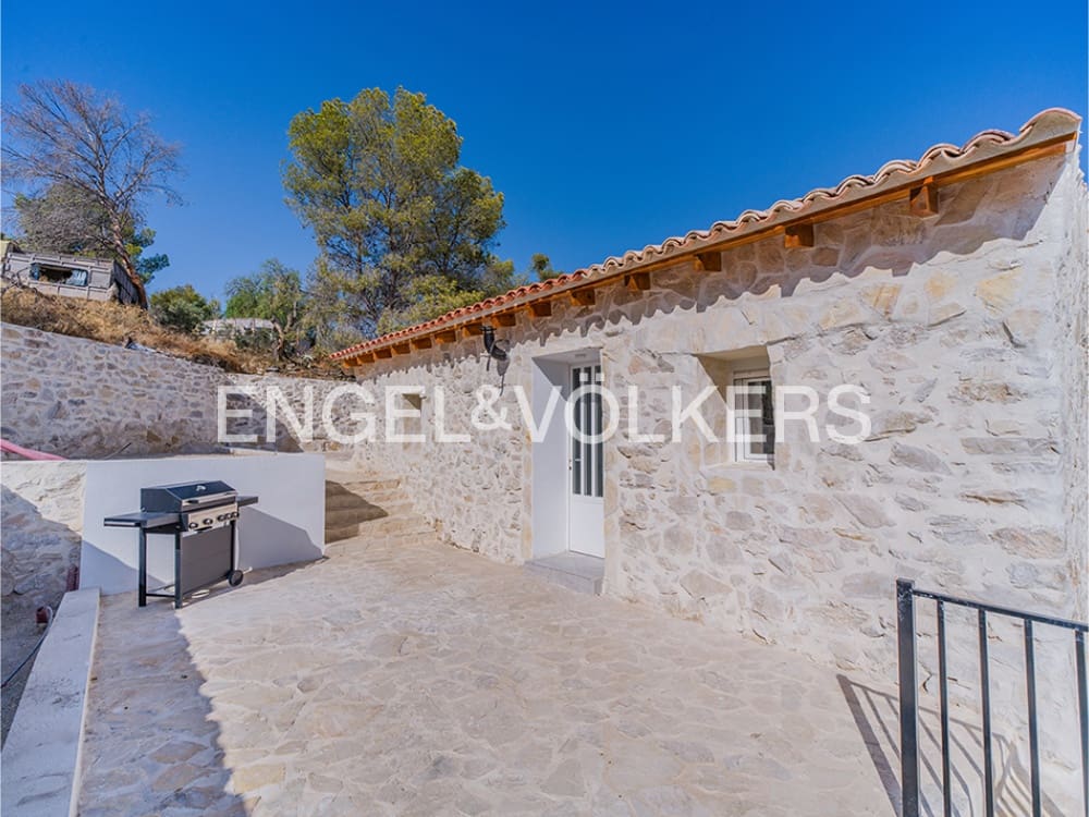 7 soverom Villa til salgs i Venta Lanuza med svømmebasseng garasje - € 1 290 000 (Ref: 9997562)