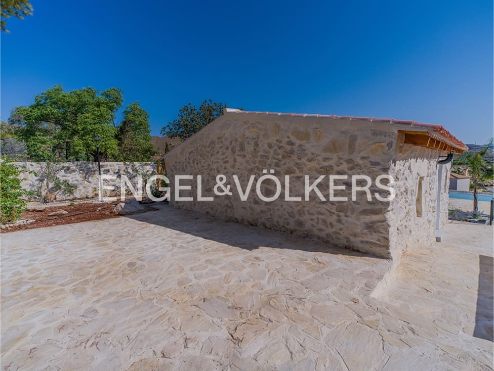 7 soverom Villa til salgs i Venta Lanuza med svømmebasseng garasje - € 1 290 000 (Ref: 9997562)