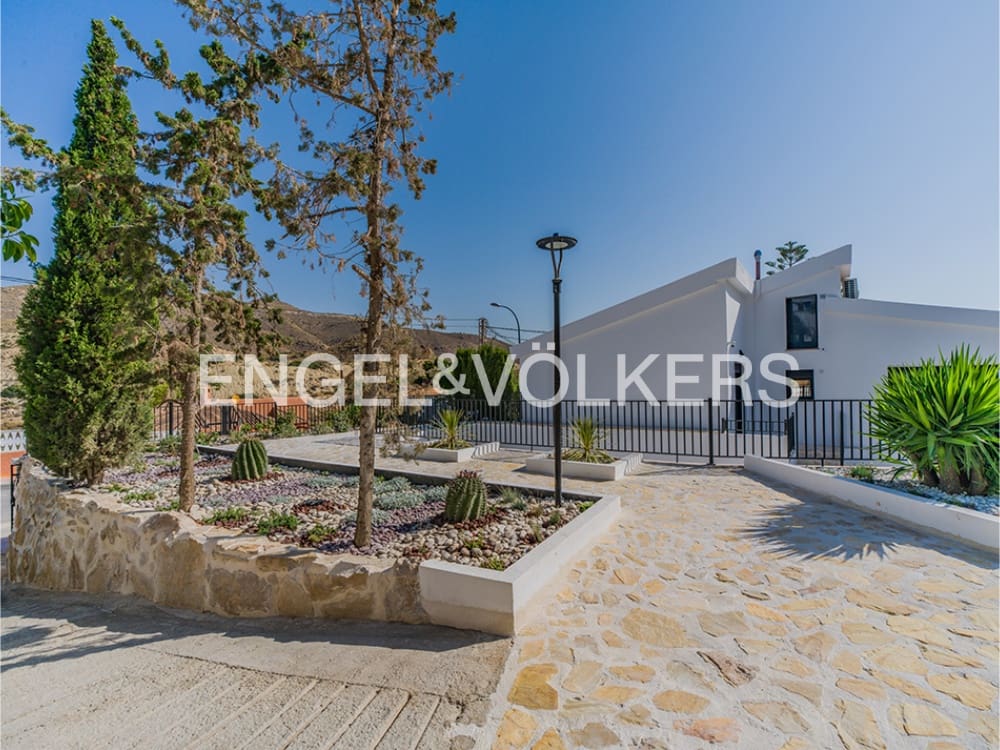 7 soverom Villa til salgs i Venta Lanuza med svømmebasseng garasje - € 1 290 000 (Ref: 9997562)