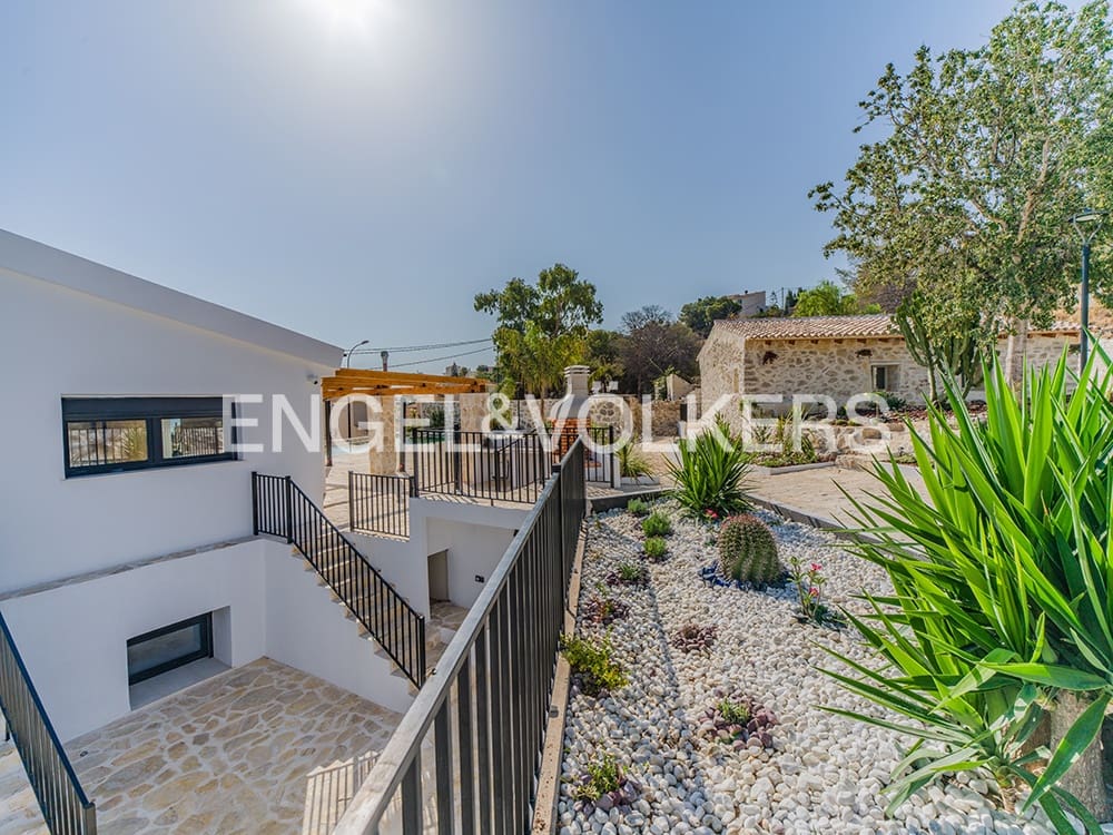 7 soverom Villa til salgs i Venta Lanuza med svømmebasseng garasje - € 1 290 000 (Ref: 9997562)