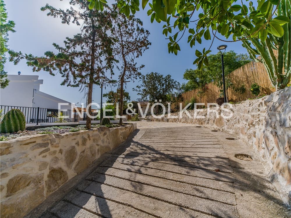 7 soverom Villa til salgs i Venta Lanuza med svømmebasseng garasje - € 1 290 000 (Ref: 9997562)