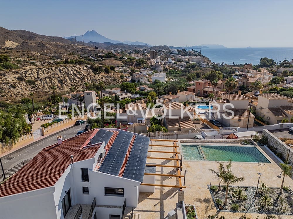 7 soverom Villa til salgs i Venta Lanuza med svømmebasseng garasje - € 1 290 000 (Ref: 9997562)