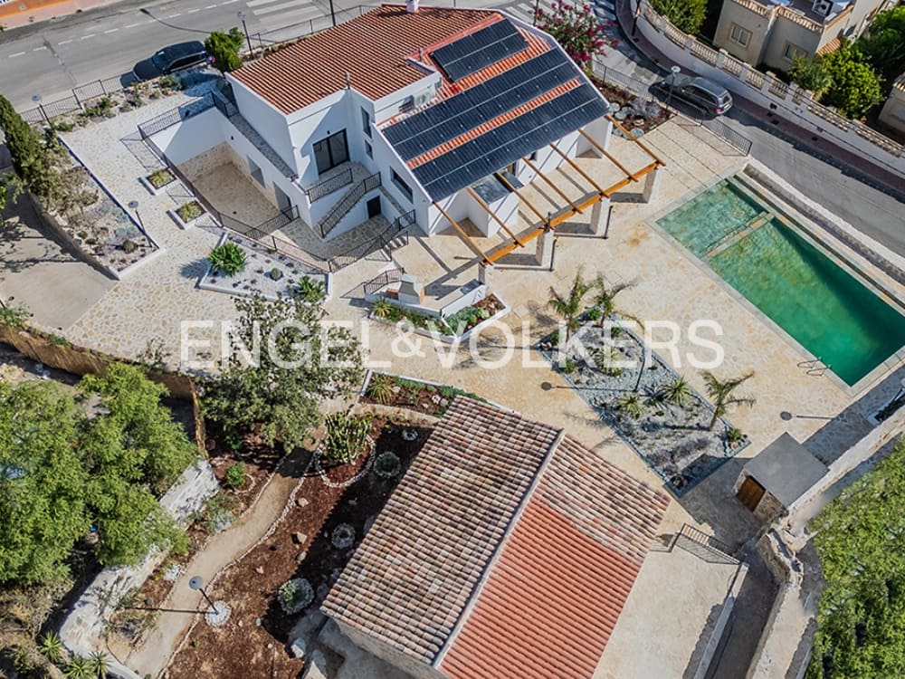 7 soverom Villa til salgs i Venta Lanuza med svømmebasseng garasje - € 1 290 000 (Ref: 9997562)