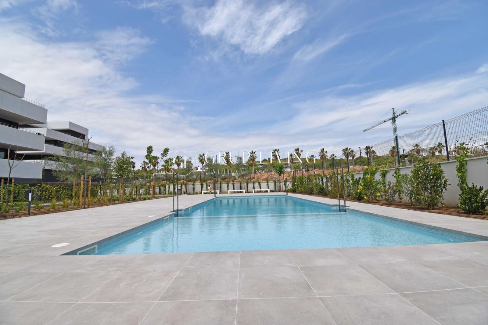 Piso de 3 habitaciones en Sitges en alquiler con piscina garaje - 2.545 € (Ref: 10003785)