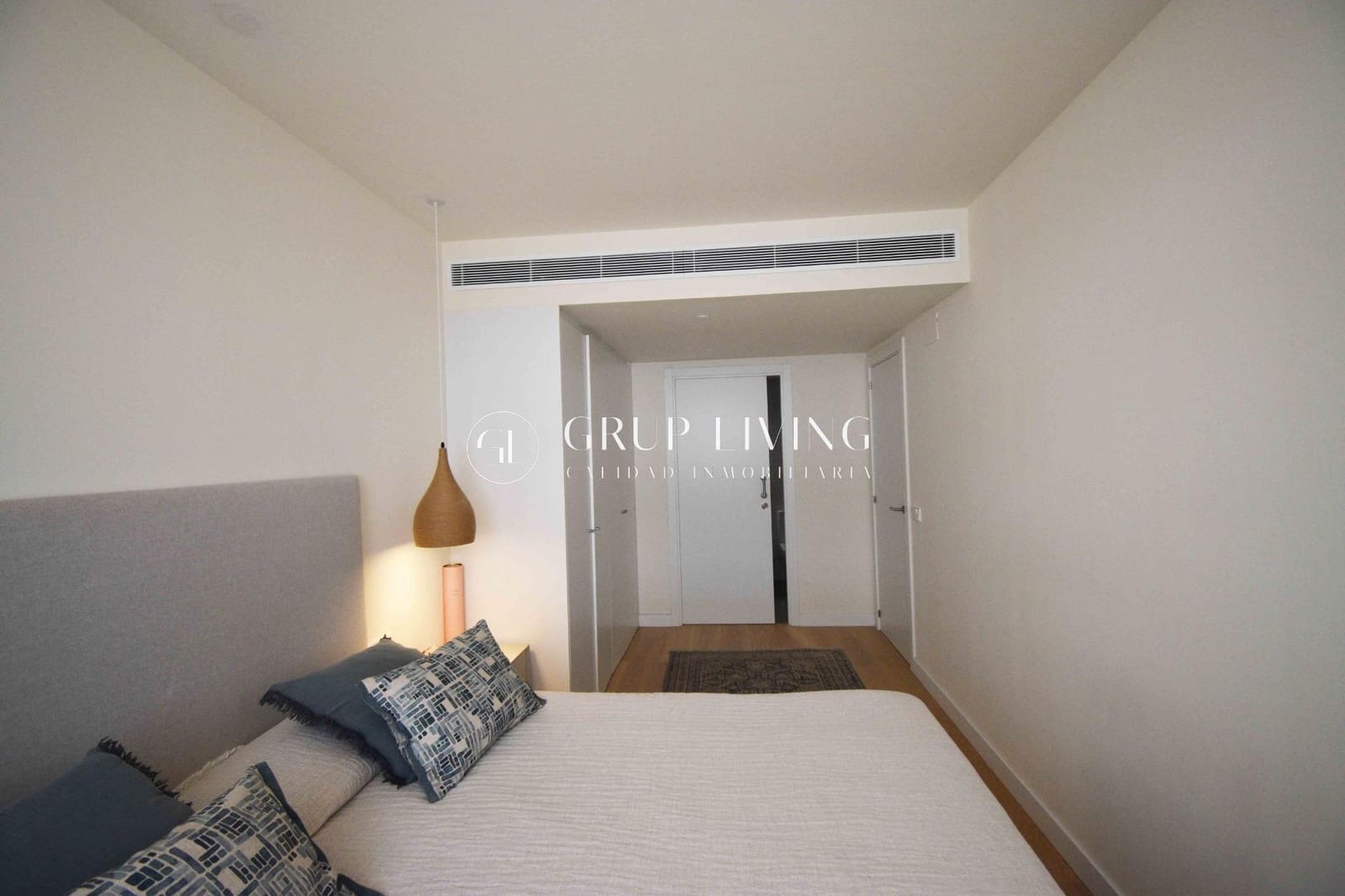 Piso de 3 habitaciones en Sitges en alquiler con piscina garaje - 2.545 € (Ref: 10003785)
