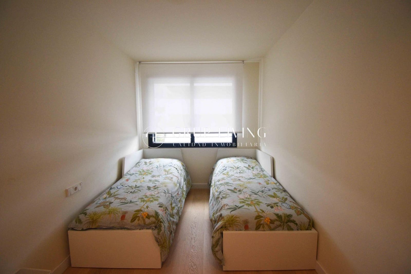 Piso de 3 habitaciones en Sitges en alquiler con piscina garaje - 2.545 € (Ref: 10003785)