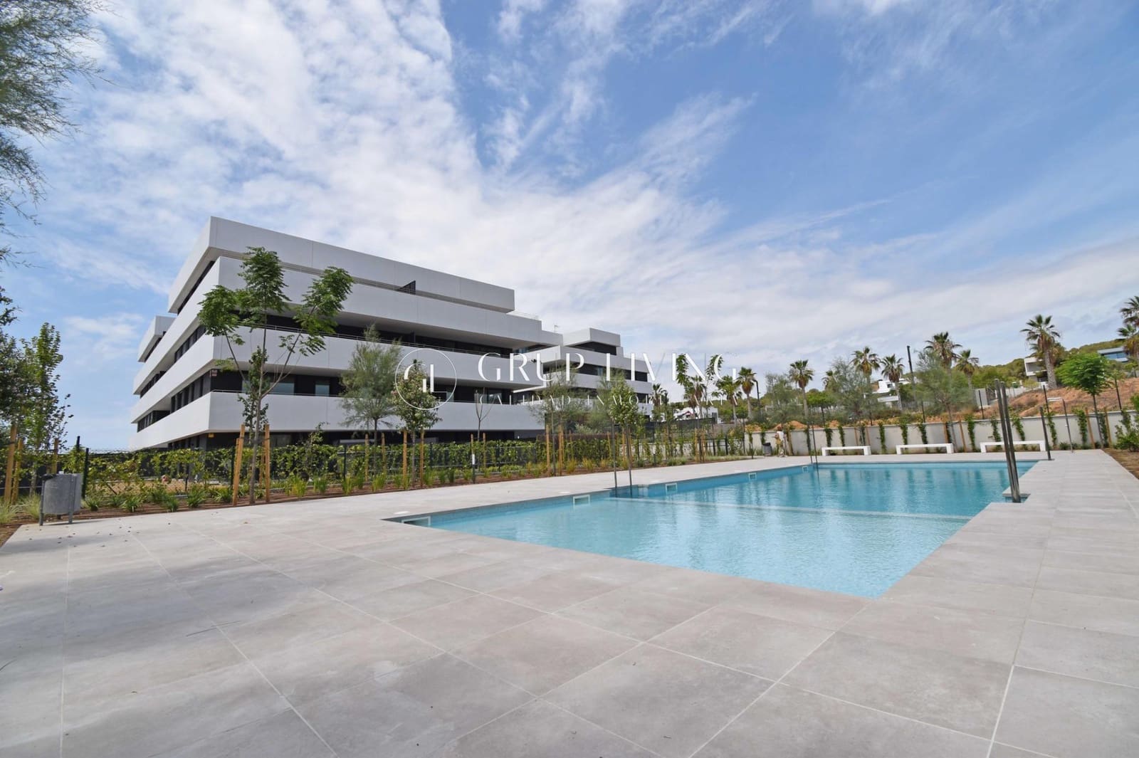 Piso de 3 habitaciones en Sitges en alquiler con piscina garaje - 2.545 € (Ref: 10003785)