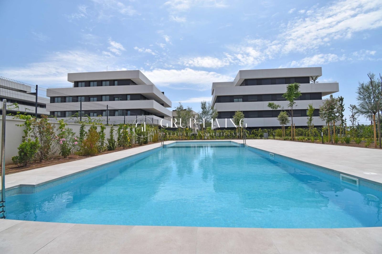 Piso de 3 habitaciones en Sitges en alquiler con piscina garaje - 2.545 € (Ref: 10003785)