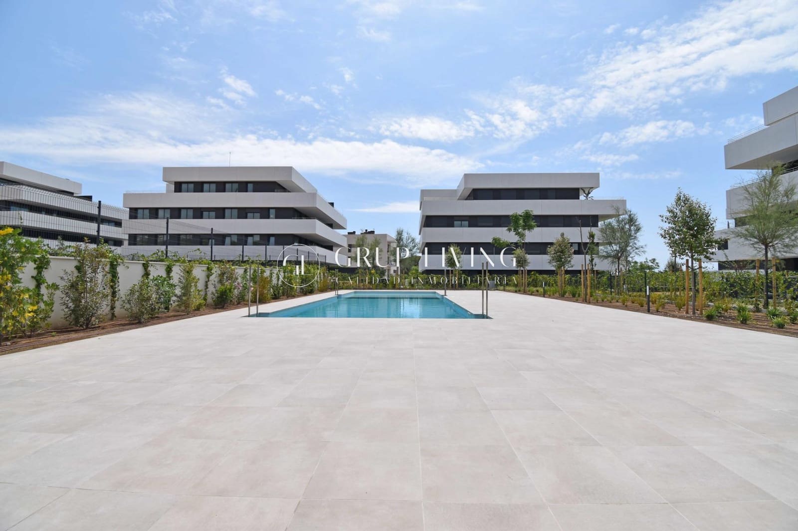 Piso de 3 habitaciones en Sitges en alquiler con piscina garaje - 2.545 € (Ref: 10003785)
