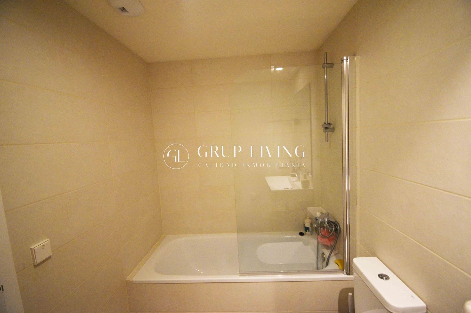 Piso de 3 habitaciones en Sitges en alquiler con piscina garaje - 2.545 € (Ref: 10003785)