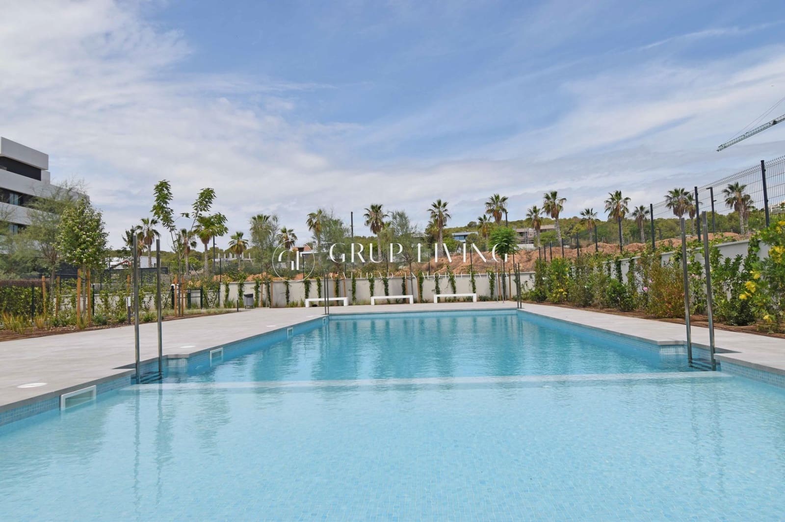 Piso de 3 habitaciones en Sitges en alquiler con piscina garaje - 2.545 € (Ref: 10003785)
