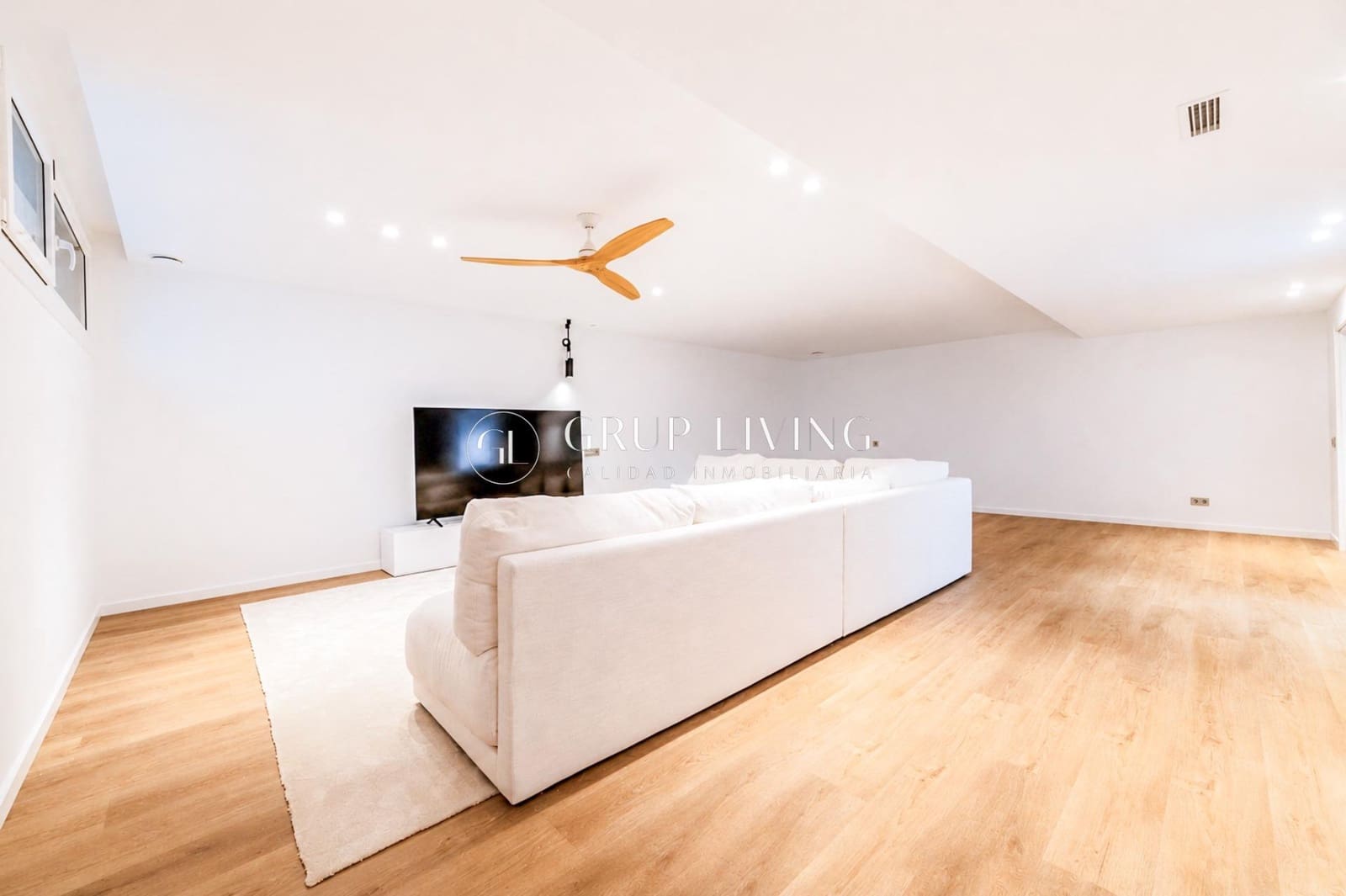 5 makuuhuone Huvila vuokrattavana paikassa Sitges mukana uima-altaan 
autotalli - 10 000 € (Ref: 10021022)