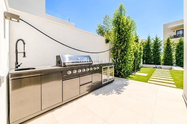 5 makuuhuone Huvila vuokrattavana paikassa Sitges mukana uima-altaan 
autotalli - 10 000 € (Ref: 10021022)