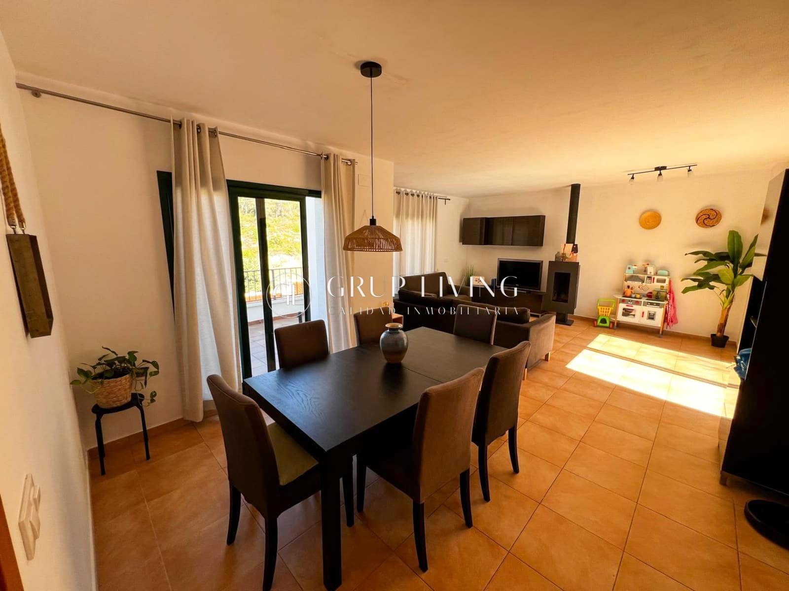 3 soveværelse Rækkehus til leje i Olivella med swimmingpool garage - € 1.800 (Ref: 10109794)