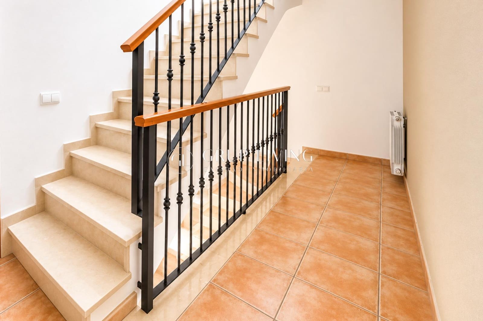 4 bedroom Semi-detached Villa for sale in Sant Pere de Ribes with garage - € 600,000 (Ref: 10120016)