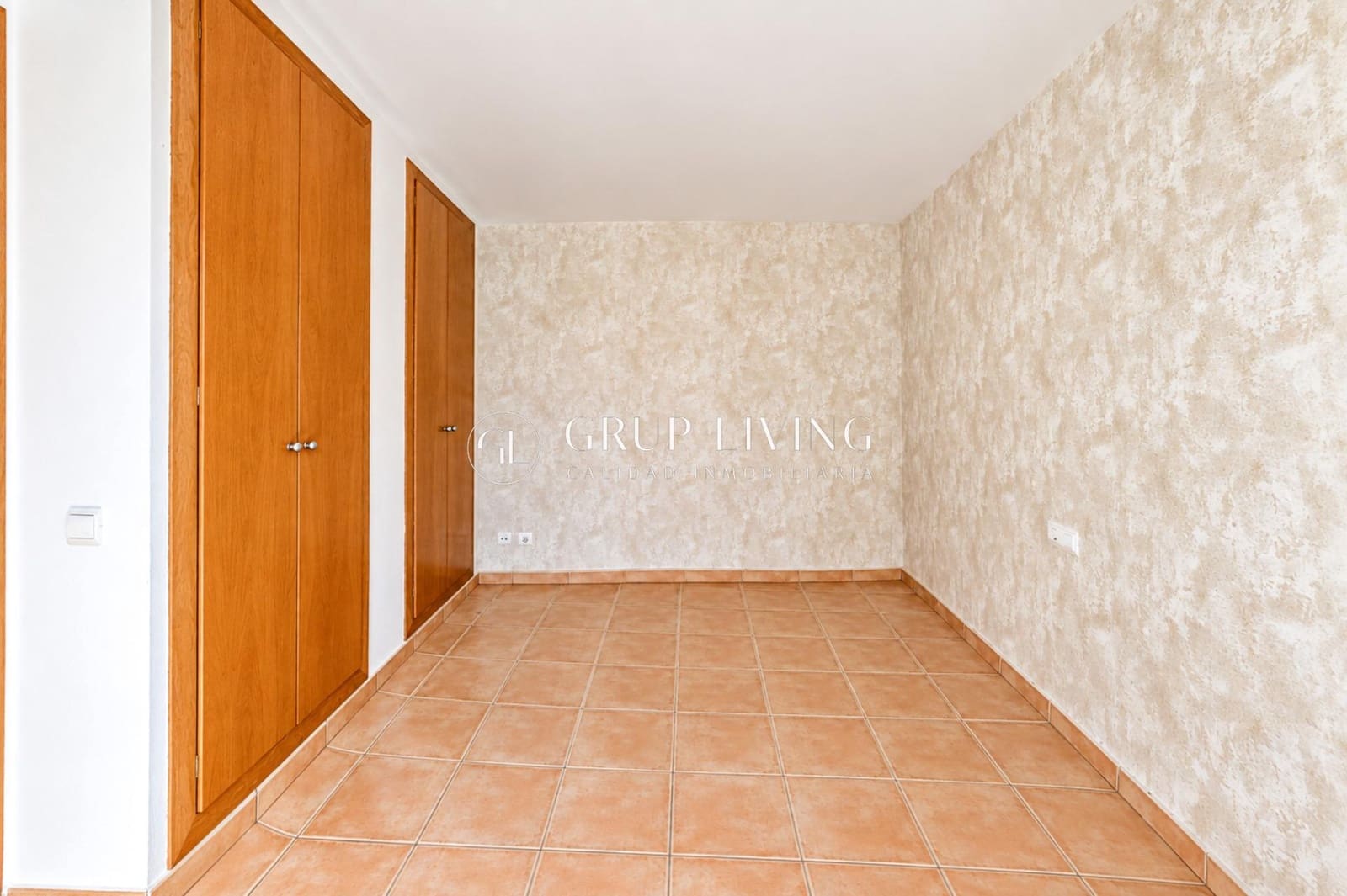 4 bedroom Semi-detached Villa for sale in Sant Pere de Ribes with garage - € 600,000 (Ref: 10120016)