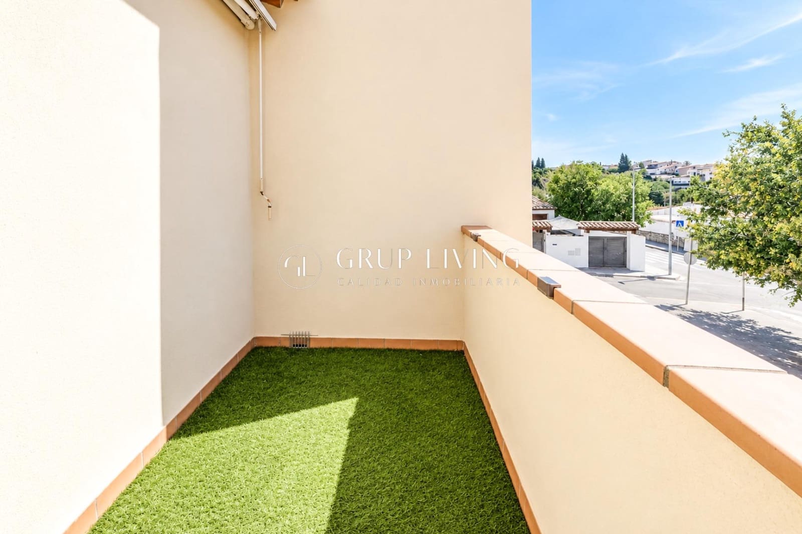 4 bedroom Semi-detached Villa for sale in Sant Pere de Ribes with garage - € 600,000 (Ref: 10120016)