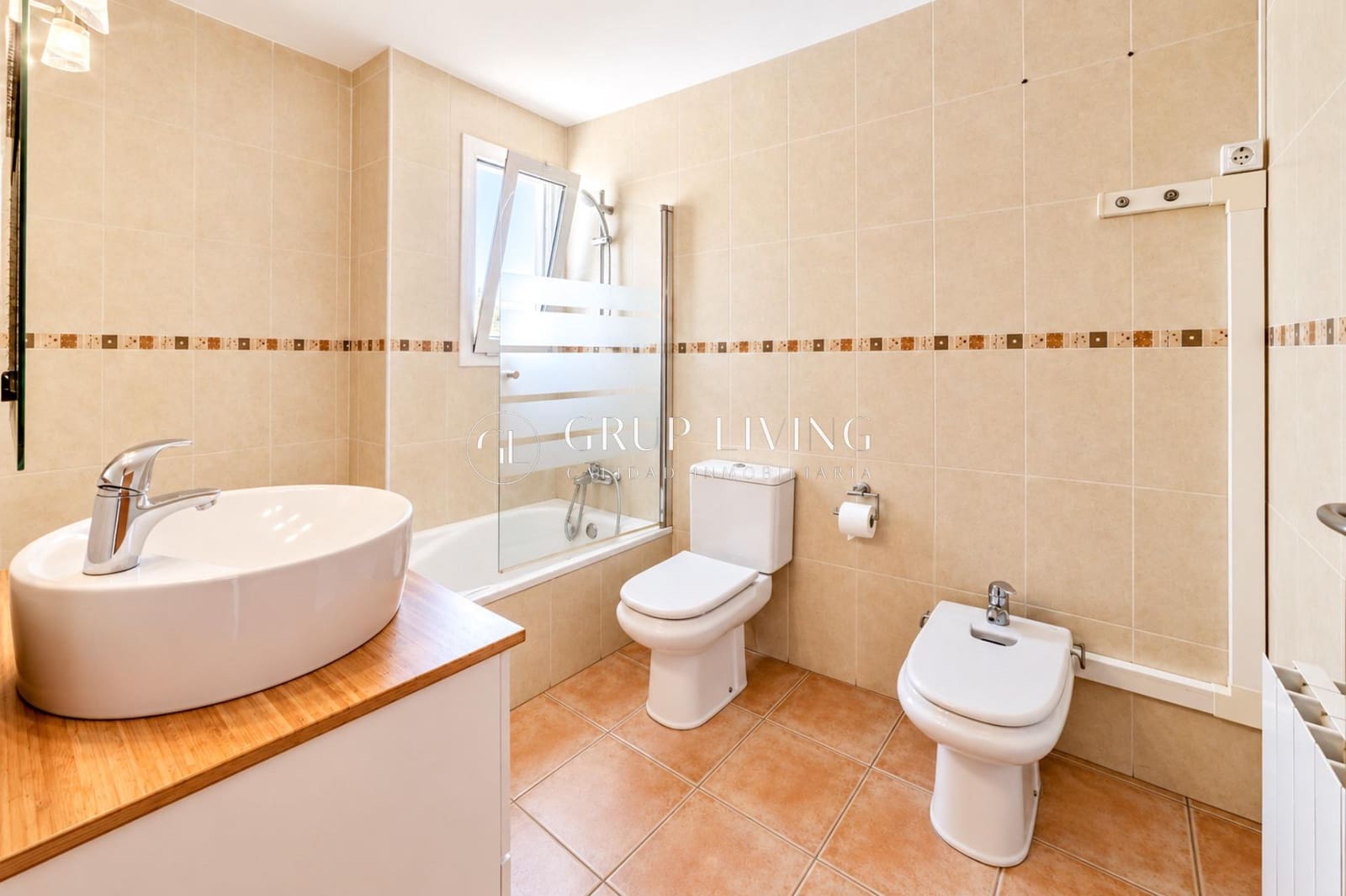 4 bedroom Semi-detached Villa for sale in Sant Pere de Ribes with garage - € 600,000 (Ref: 10120016)
