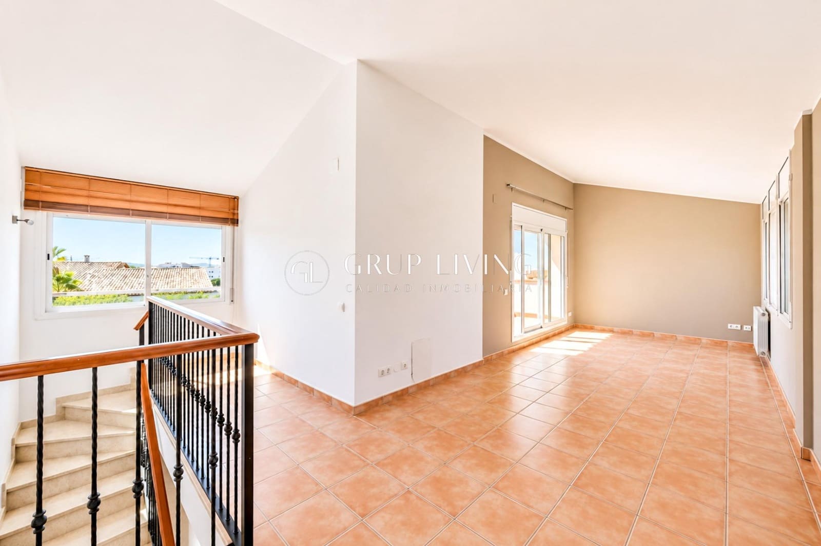 4 bedroom Semi-detached Villa for sale in Sant Pere de Ribes with garage - € 600,000 (Ref: 10120016)