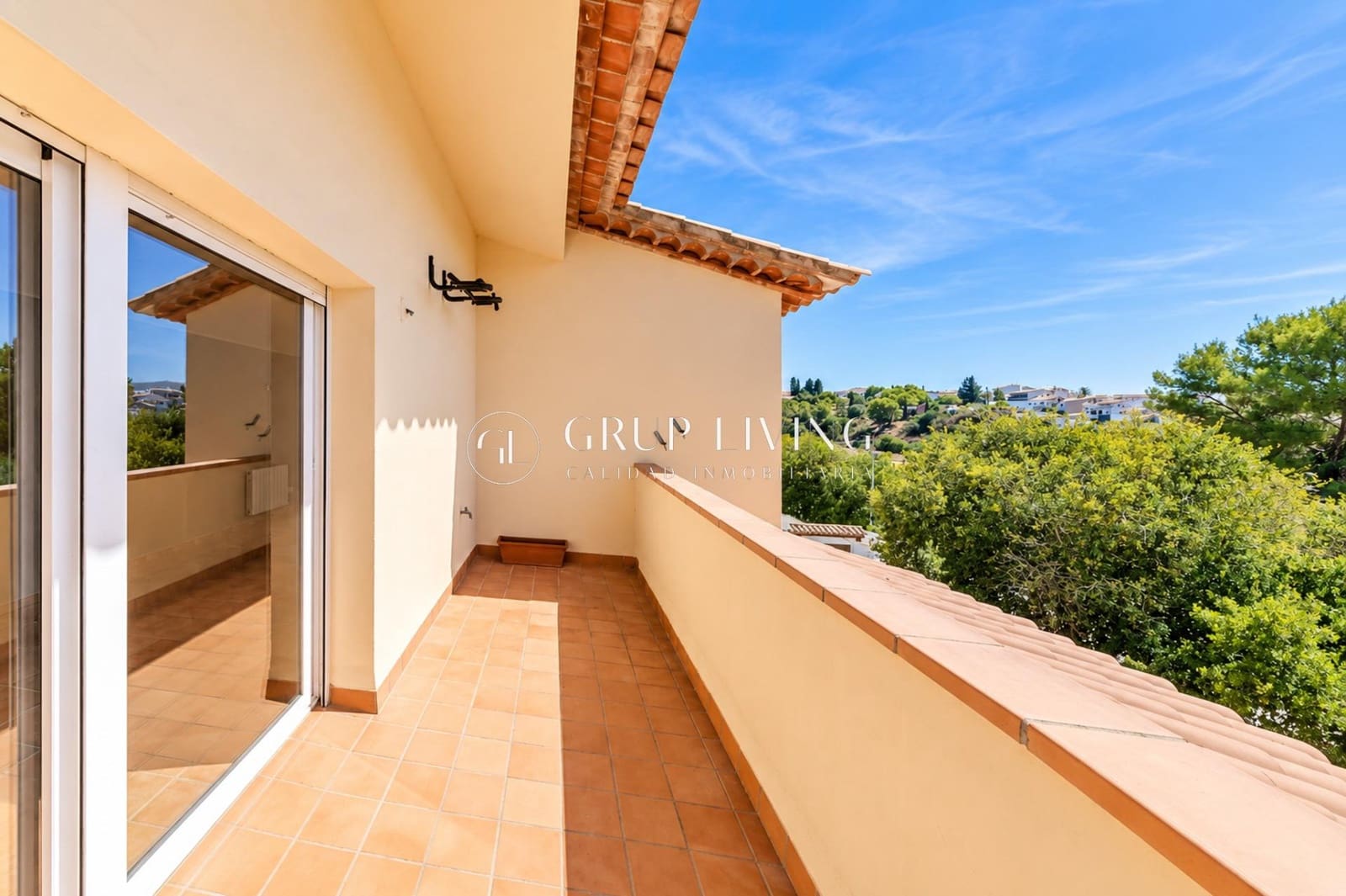 4 bedroom Semi-detached Villa for sale in Sant Pere de Ribes with garage - € 600,000 (Ref: 10120016)