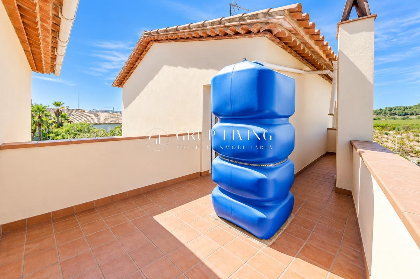4 bedroom Semi-detached Villa for sale in Sant Pere de Ribes with garage - € 600,000 (Ref: 10120016)