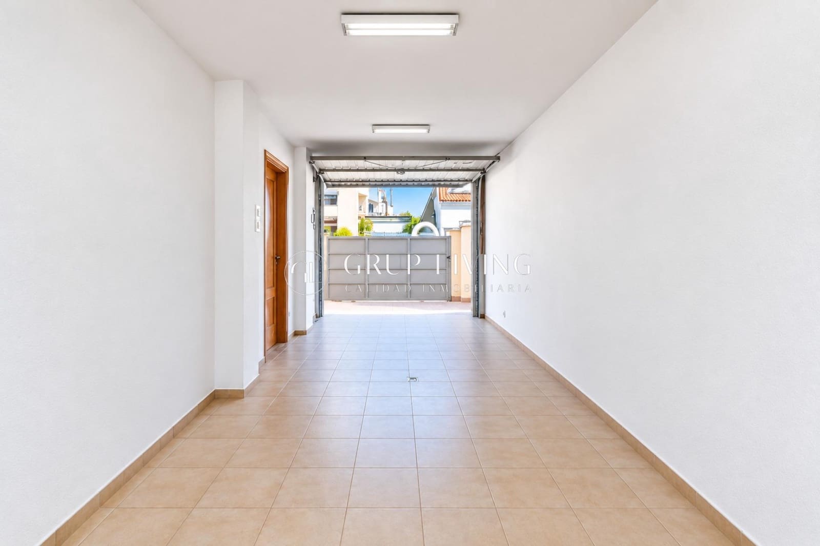 4 bedroom Semi-detached Villa for sale in Sant Pere de Ribes with garage - € 600,000 (Ref: 10120016)