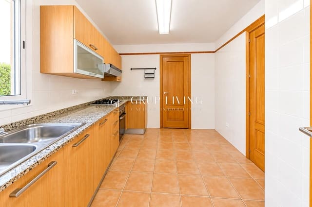 4 quarto Moradia Geminada para venda em Sant Pere de Ribes com garagem - 600 000 € (Ref: 10120016)
