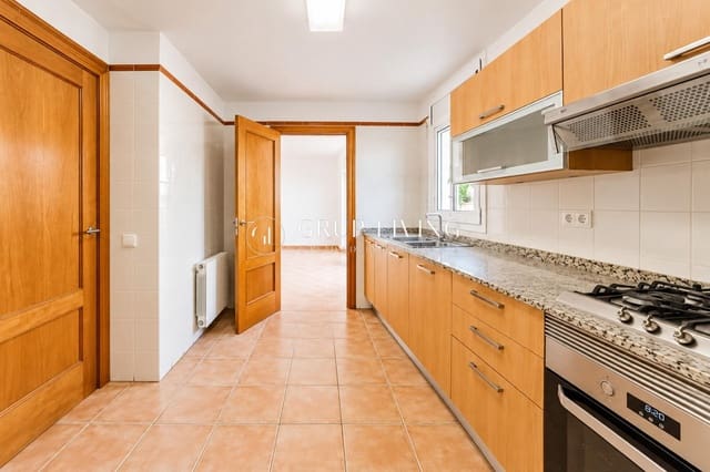 4 quarto Moradia Geminada para venda em Sant Pere de Ribes com garagem - 600 000 € (Ref: 10120016)