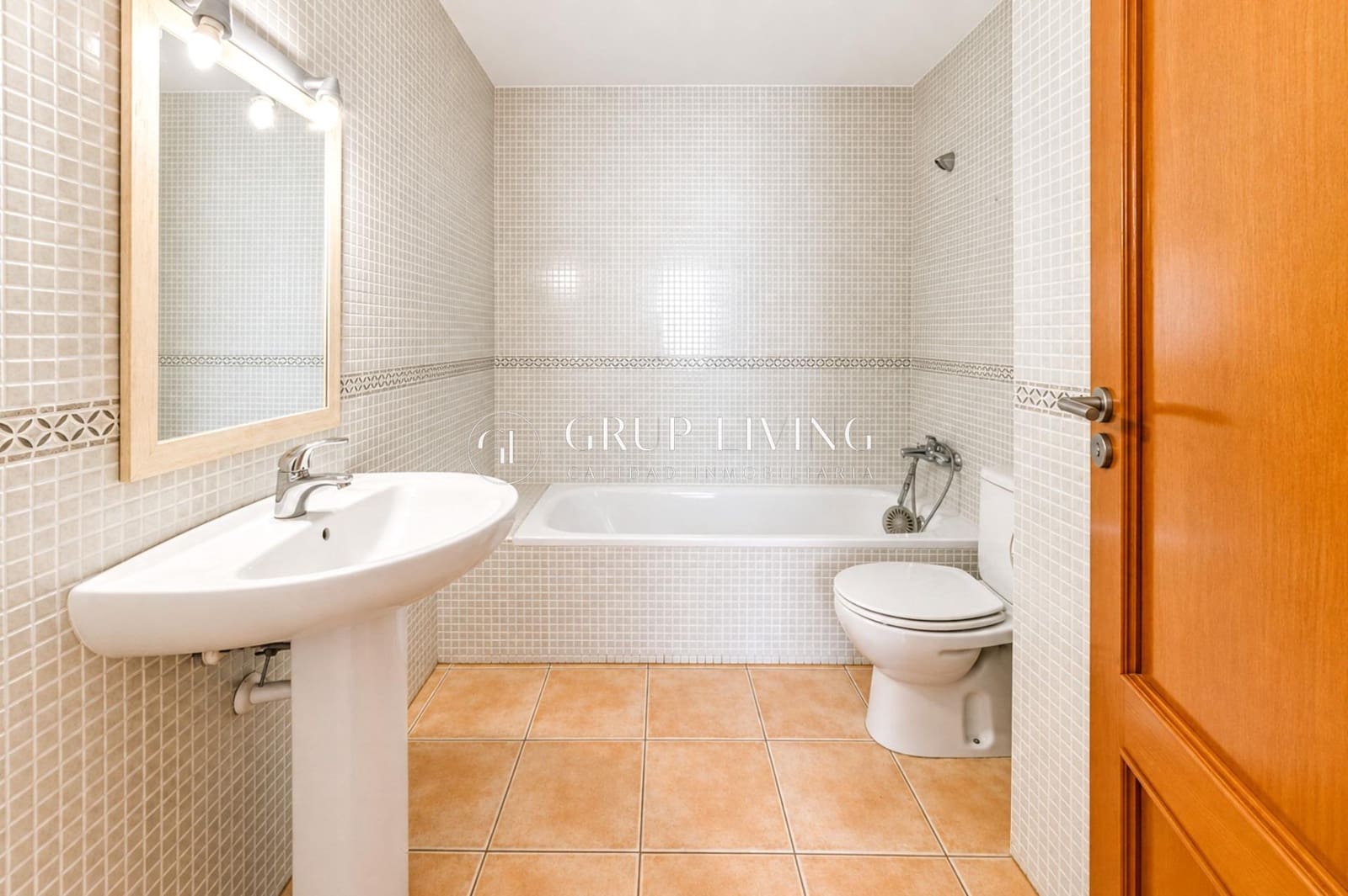 4 bedroom Semi-detached Villa for sale in Sant Pere de Ribes with garage - € 600,000 (Ref: 10120016)