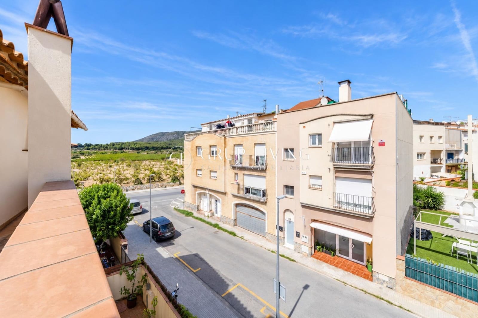 4 bedroom Semi-detached Villa for sale in Sant Pere de Ribes with garage - € 600,000 (Ref: 10120016)