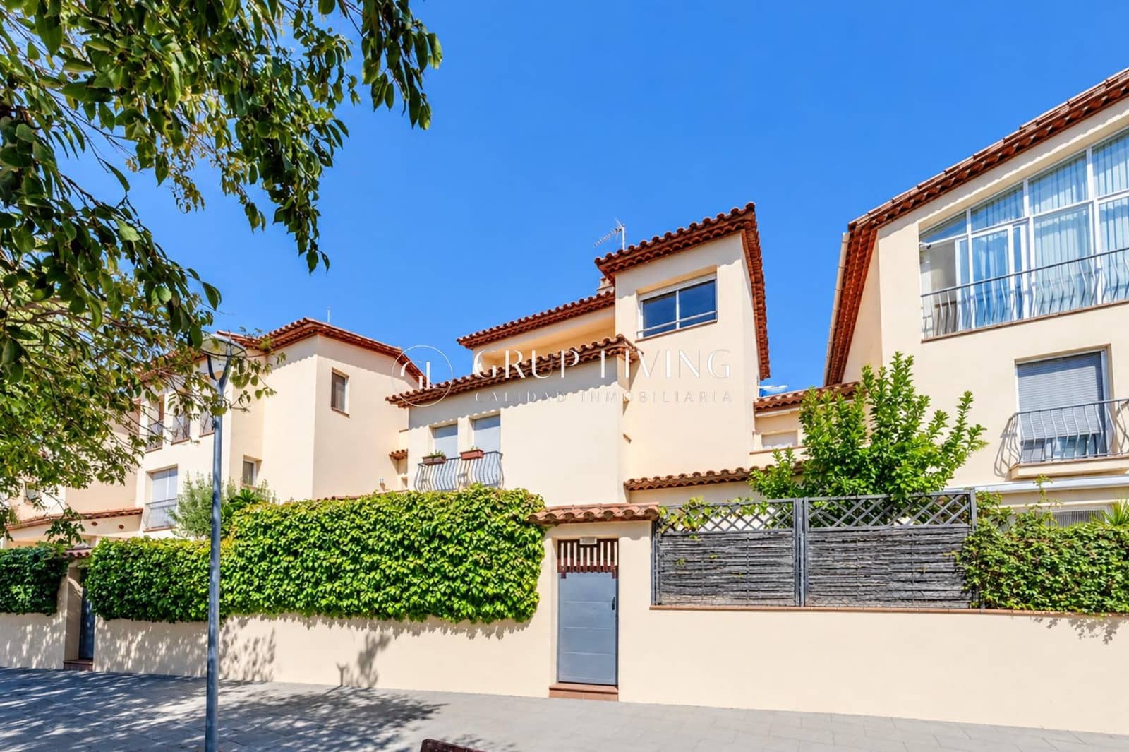 4 bedroom Semi-detached Villa for sale in Sant Pere de Ribes with garage - € 600,000 (Ref: 10120016)