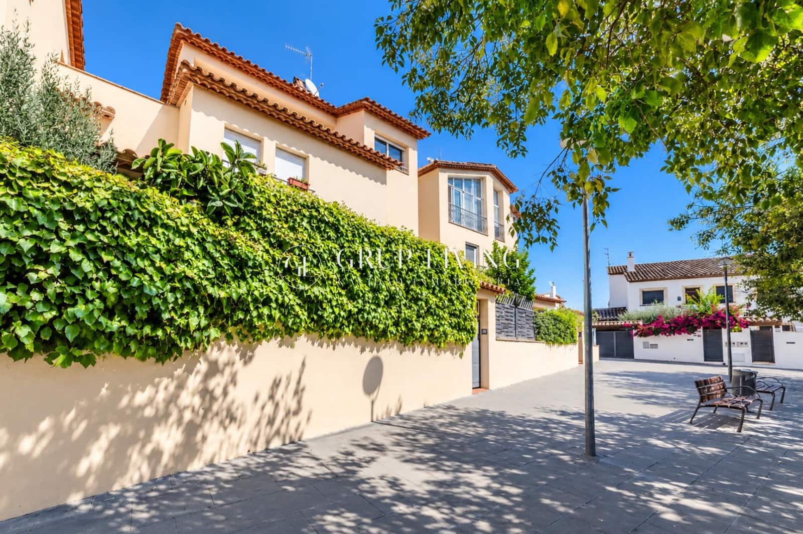 4 bedroom Semi-detached Villa for sale in Sant Pere de Ribes with garage - € 600,000 (Ref: 10120016)